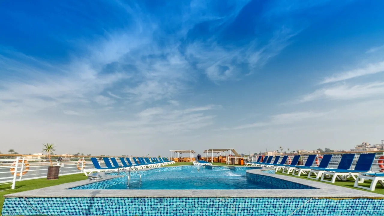 رحلة الباخرة بلو شادو I